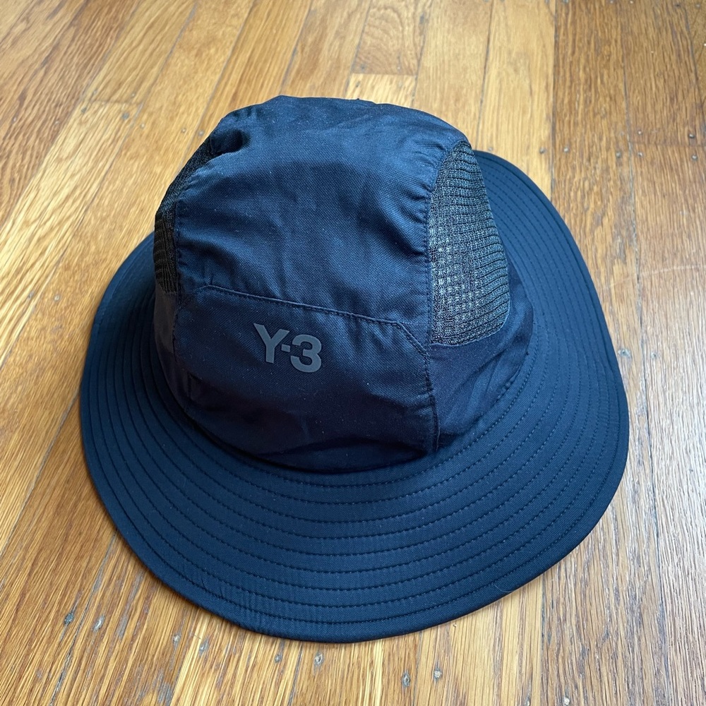 Y-3 bucket hat NWT